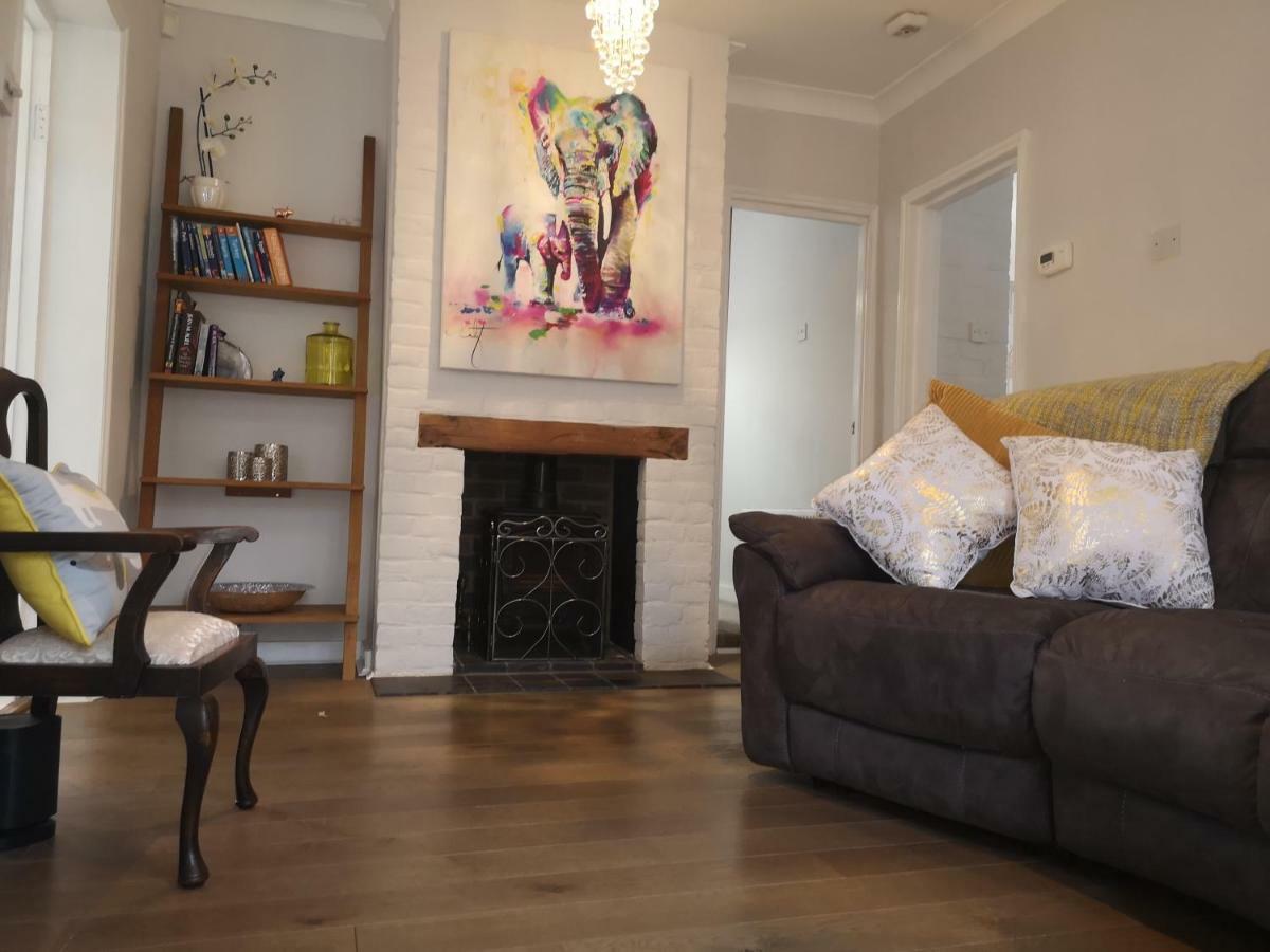Easytoostay Paygate Cottage Brenchley Exterior photo